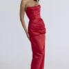 Adrienne Scarlet satenkjole uten stropper