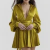 Allegra Chartreuse plissert skjortekjole