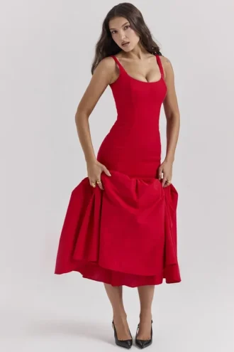 Amore Scarlet midikjole med lav midje
