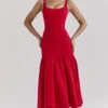 Amore Scarlet midikjole med lav midje