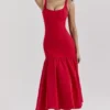 Amore Scarlet midikjole med lav midje