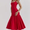 Amore Scarlet midikjole med lav midje