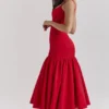 Amore Scarlet midikjole med lav midje
