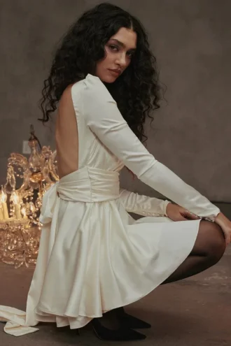 Aryana Ivory Sløyfe-kjole minikjole