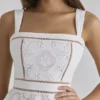 Ava White skreddersydd mini-sommerkjole i bomull med broderie anglaise