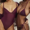 Santorini Prune bikinier med snøring i sidene som underdeler