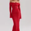 Belle rød off-shoulder maxi-kjole i blomsterblonder