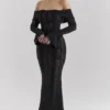 Belle svart off-shoulder maxi-kjol i blomstermønstret blonder