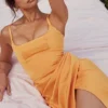 Bianca Tangerine Satin Plissert Korsetter Midi-kjoler