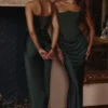 Carelle smaragdgrønn satengstrapless maxikjole