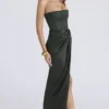 Carelle smaragdgrønn satengstrapless maxikjole