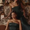 Carelle smaragdgrønn satengstrapless maxikjole