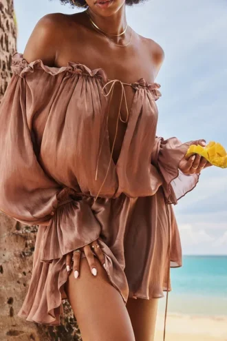 Chaya Hazelnut Off Shoulder Kjoler