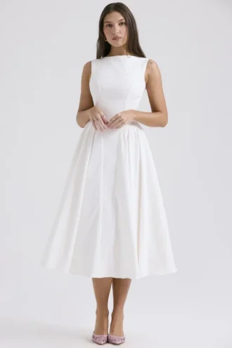Cindy hvit twill midilengde sommerkjole