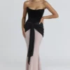 Clara svart og rosa chiffon-maxidress – begrenset utgave