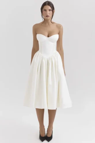 Coco Vintage elfenbensfarget satengmidikjole