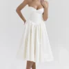 Coco Vintage elfenbensfarget satengmidikjole