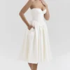 Coco Vintage elfenbensfarget satengmidikjole