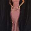 Colette Rose Satin Midi-skjørt med lav midje