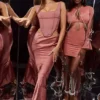 Colette Rose Satin Midi-skjørt med lav midje