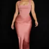 Colette Rose Satin Midi-skjørt med lav midje