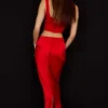 Colette Scarlet Satin Midi-skjørt med lav midje