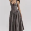 Coquette Smoke Halter Midi-kjoler