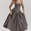 Coquette Smoke Halter Midi-kjoler