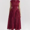 Debutante Berry Lace Backless Midi Kjoler