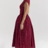 Debutante Berry Lace Backless Midi Kjoler