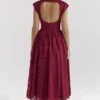Debutante Berry Lace Backless Midi Kjoler