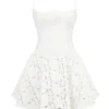 Elara hvit minikjole i broderie anglais