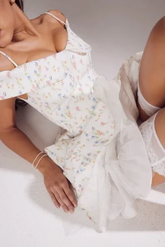 Elida hvit korsettkjol med blomstertrykk