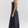 Esme midnattsblå lurex-chiffong-maxidress
