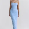 Eva Tuscan Blue brodert blomstermønstret maxikjole