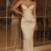 Eve Ivory Satin Korsetter Maxi Aftenkjoler – Begrenset utgave