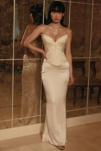 Eve Ivory Satin Korsetter Maxi Aftenkjoler – Begrenset utgave