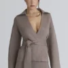 Fallon Taupe Wool Wrap Contour Jakker