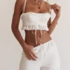 Federica hvit bralette-topper med broderie anglais