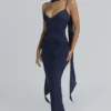 Freya Navy Satin Gathered Maxi Kjole + Skjerf