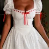 Jana hvit minikjole med broderie anglaise og puffermmer