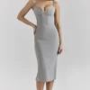 Kiki lysegrå bodycon-midikjole med meshpaneler
