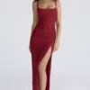 Lini dyp rød stretch-mesh korsetter-maxidress
