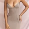 Loren Latte korsetter-maxidress