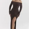Lucena Espresso strikket off-shoulder-kjole