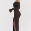 Lucena Espresso strikket off-shoulder-kjole