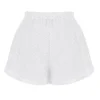 Mae hvite shorts med broderie anglaise