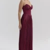 Marcella Berry plissert sateng-maxidress