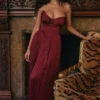 Marcella Berry plissert sateng-maxidress