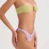 Delphi fiolett blomstret bikinibukse med rynker som underdel